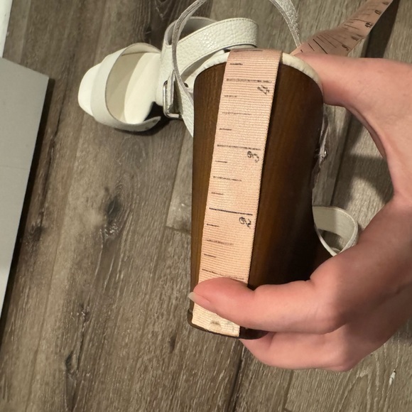 CHRISTIAN DI RICCIO WHITE LEATHER PLATFORM WEDGE SANDALS with studs 9.5 (41) - Picture 6 of 14